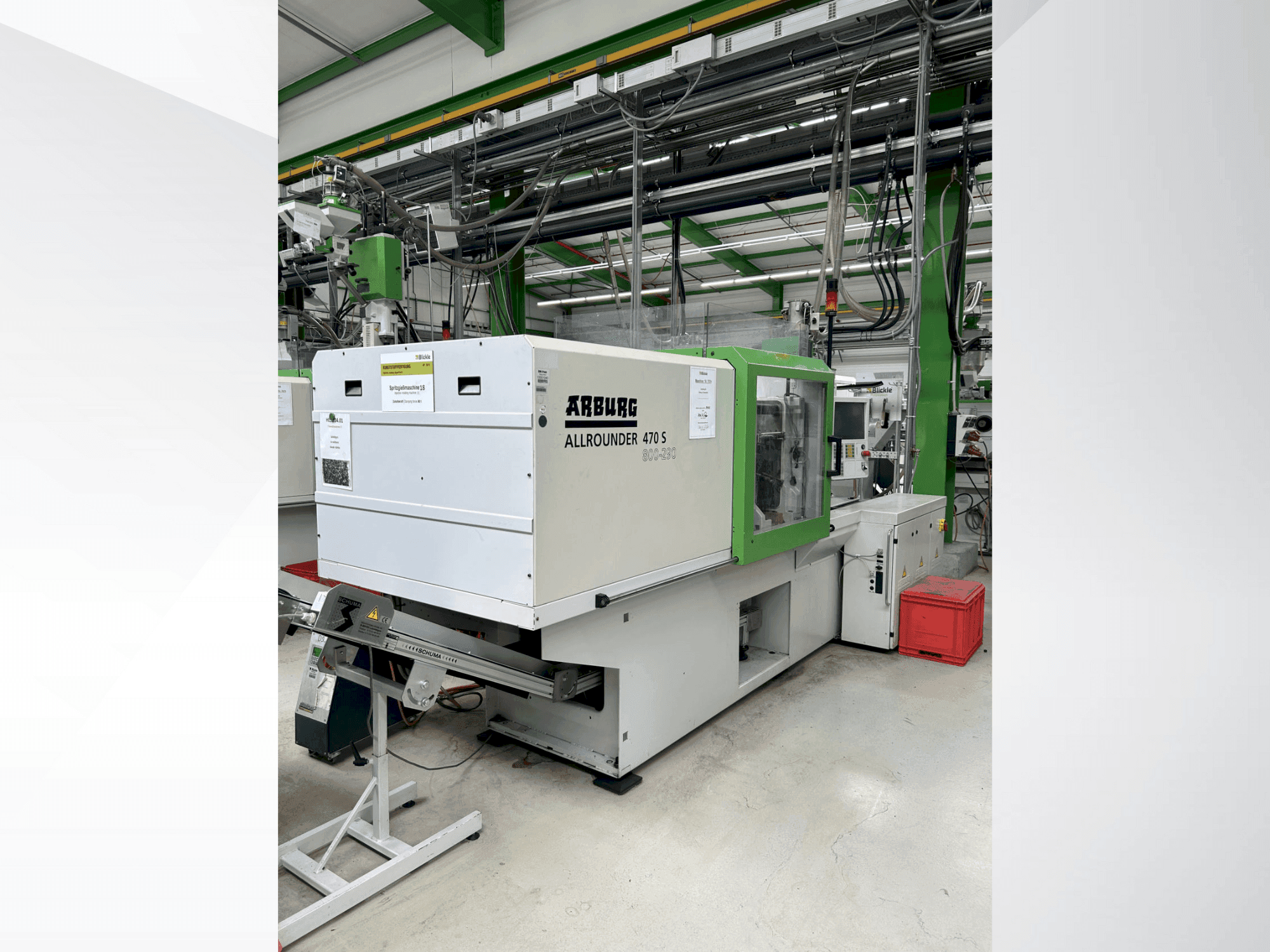 Front view of Arburg 470 S / 800-290 machine