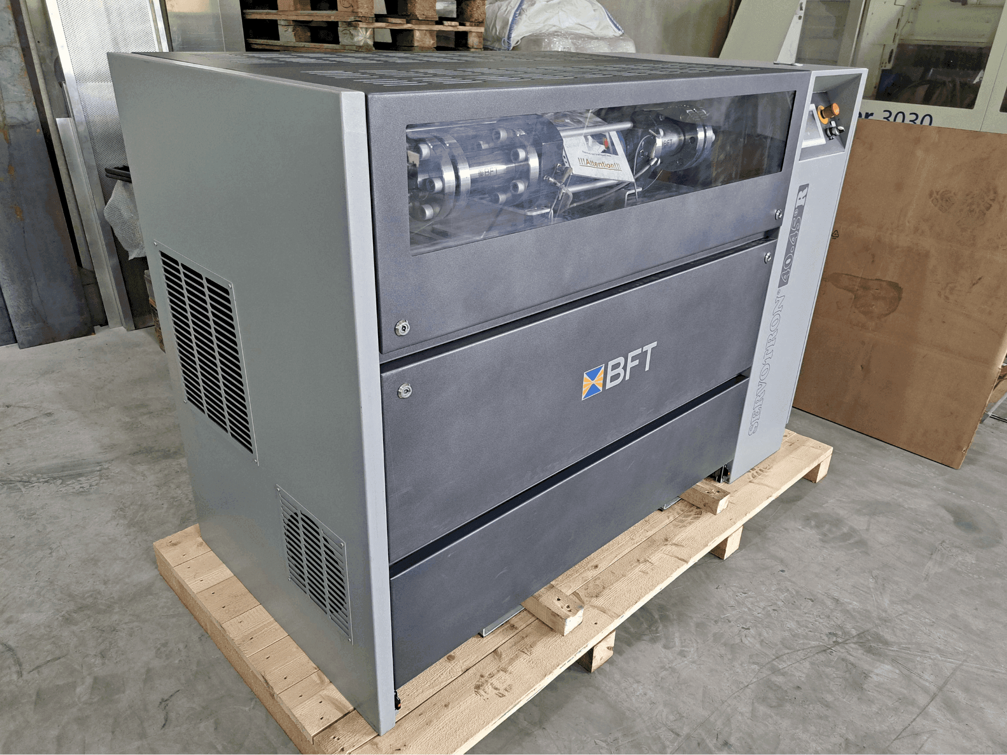 Front view of BFT Servotron 40.45+ machine