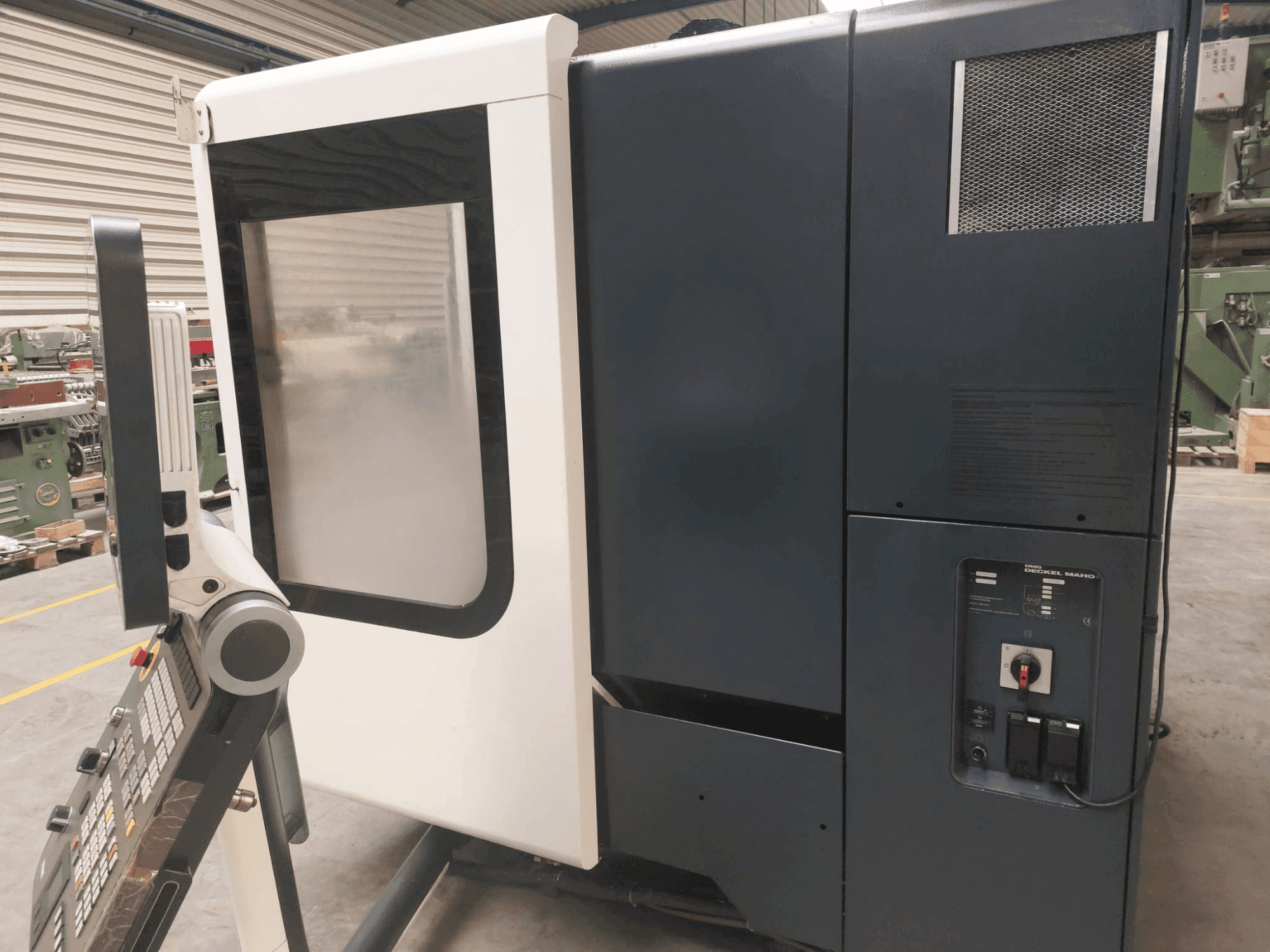 Front view of DMG DECKEL MAHO DMU 50 machine