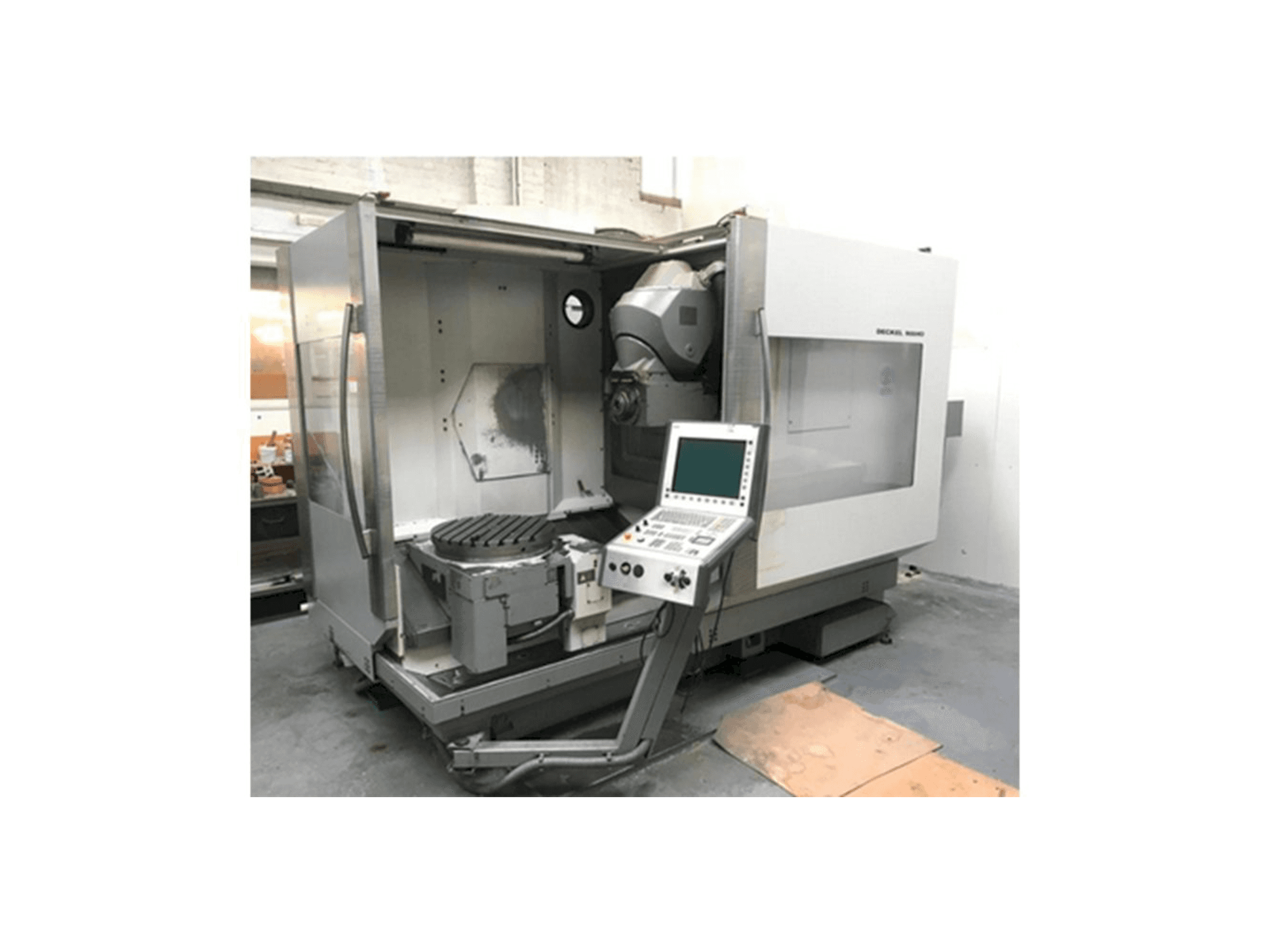 Front view of DECKEL MAHO DMU 60P Hi-Dyn machine