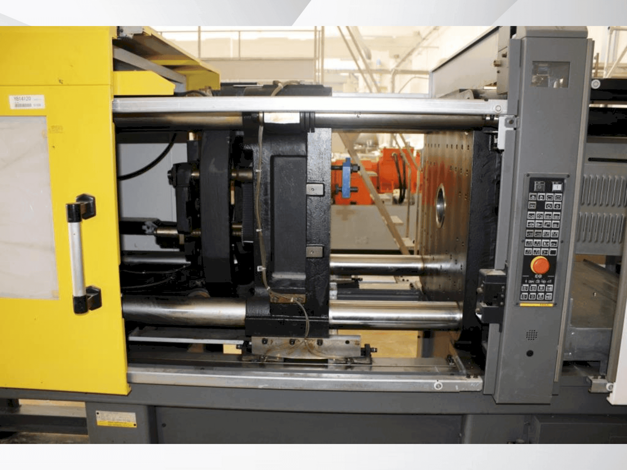 Front view of FANUC ROBOSHOT S-2000 i 150B machine